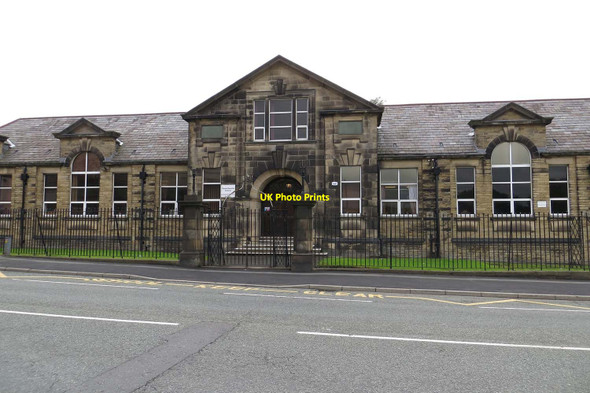 Photo 6"x4" Oswaldtwistle School on Union Road Accrington c2013