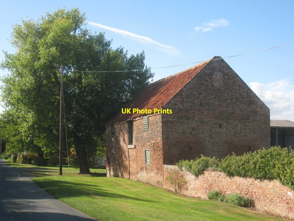 Photo 6"x4" Barn at Sowby's Farm, Saltmarshe Saltmarshe c2013