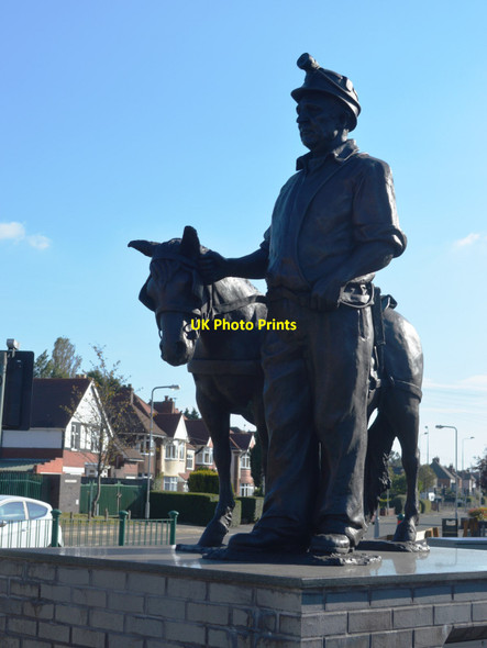 Photo 6"x4" Miner and Pony Chase Terrace c2013