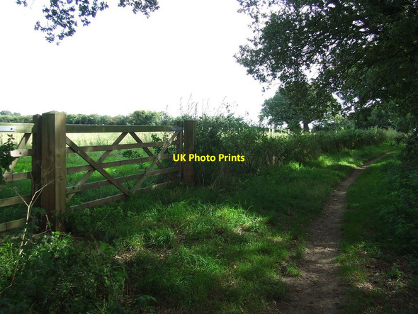 Photo 6"x4" Wooden Gate Chelmondiston c2013
