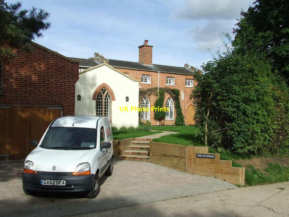 Photo 6"x4" The Cat House Woolverstone c2013