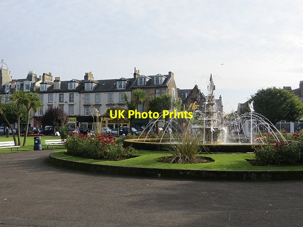 Photo 6"x4" Fountain, Rothesay Gardens Rothesay c2013