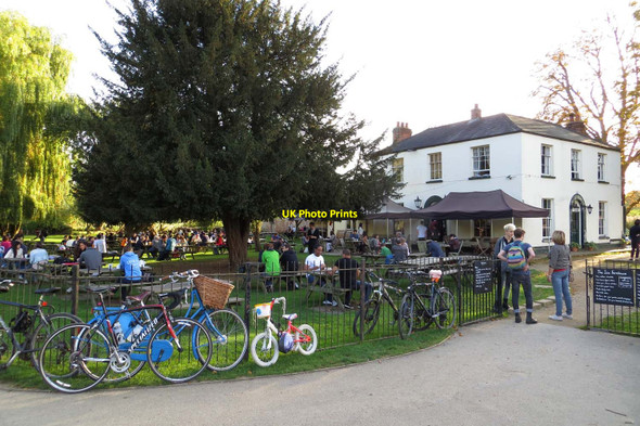 Photo 6"x4" The Isis Farmhouse by the River Thames towpath Iffley c2013
