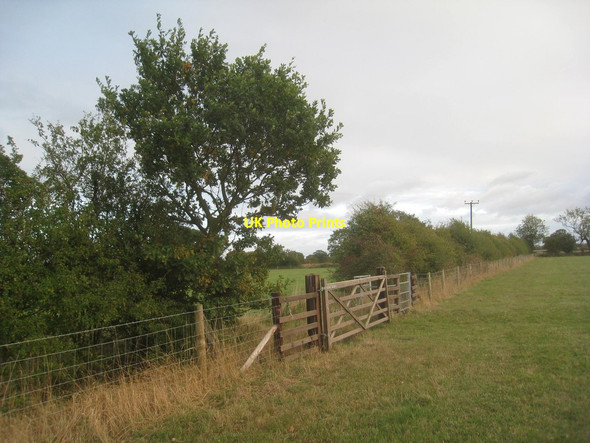 Photo 6"x4" Gate on a permissive path Eastrington c2013