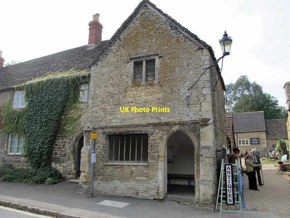Photo 6"x4" Lacock Bus Shelter Lacock c2013