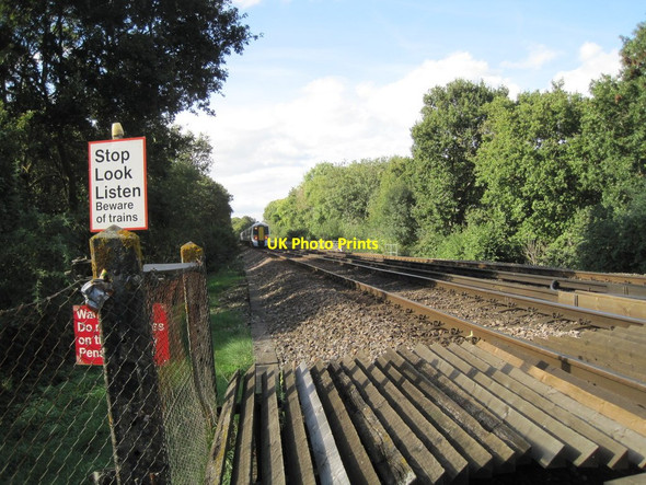 Photo 6"x4" Train to London Green Street\/TQ7611 c2013