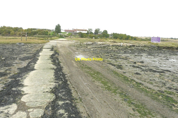 Photo 6"x4" The Ferry Inn, Harty Ferry Oare\/TR0062 c2013