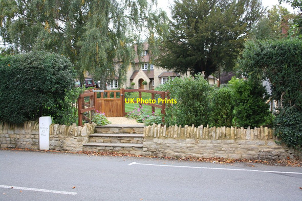 Photo 6"x4" Entrance to Milestone House, Longcot Road Shrivenham c2013