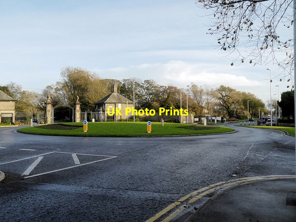 Photo 6"x4" Roundabout Outside Stanley Park Blackpool\/SD3136 c2013