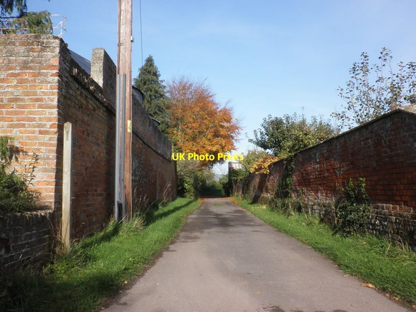 Photo 6"x4" Footpath, leading north from Upcott Road Barr\/ST1924 c2013