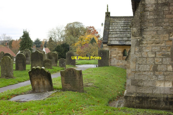 Photo 6"x4" Churchyard, Farnham Farnham\/SE3460 c2013
