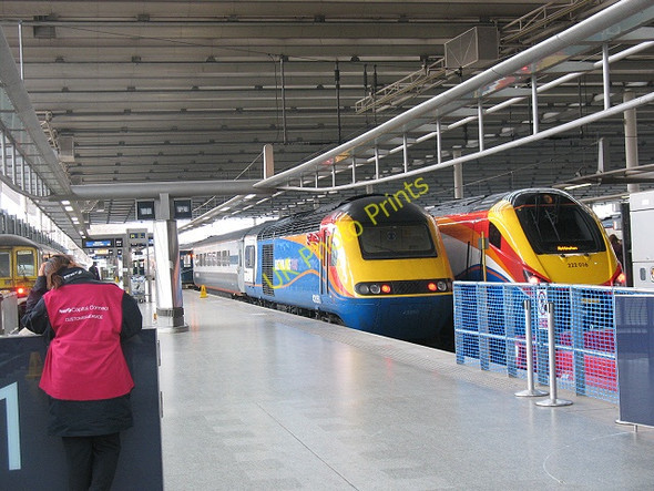 Photo 6"x4" East Midlands Trains at St Pancras London c2009