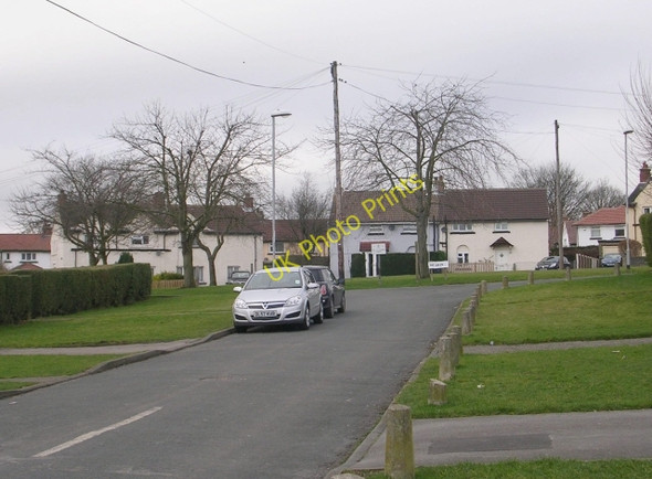 Photo 6"x4" The Green - The Oval Otley\/SE2045 c2009