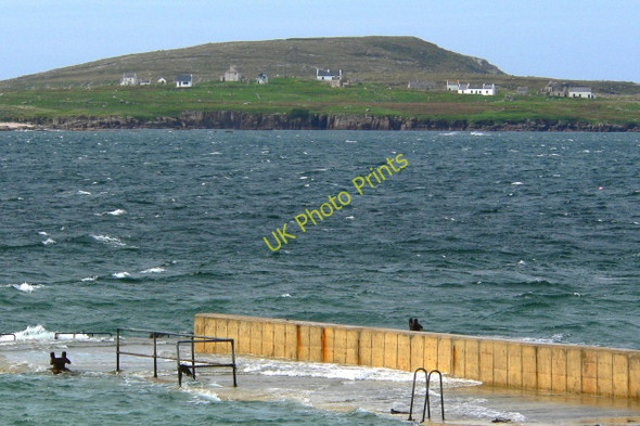 Photo 6"x4" Derrybeg - Pier on Gweedore Bay Carrick\/B8128 c2005