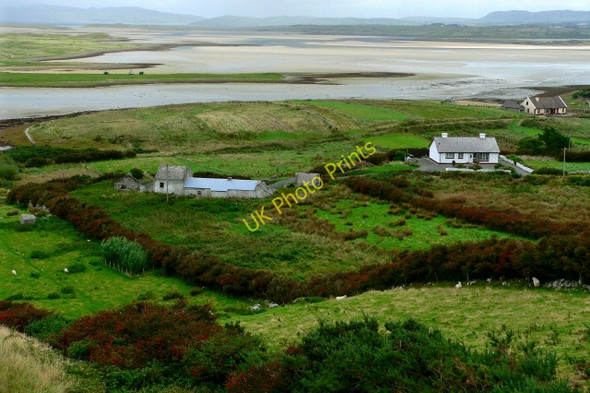 Photo 6"x4" Meenlaragh - Homes at west side of Ballyness Bay Meenlaragh c2005