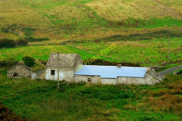 Photo 6"x4" Meenlaragh - Building at  west side of Ballyness Bay Meenlaragh c2005