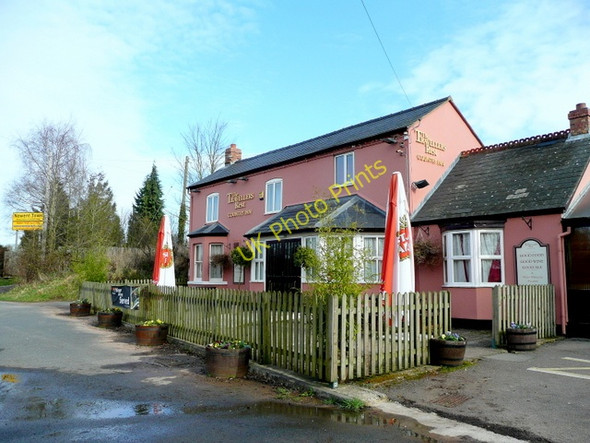 Photo 6"x4" The Traveller's Rest Malswick c2009