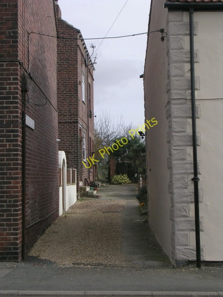 Photo 6"x4" Claytons Buildings - Featherstone Lane Featherstone\/SE4220 c2009