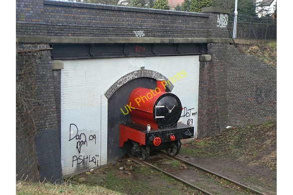 Photo 6"x4" Train Sculpture Nottingham\/SK5641 c2009