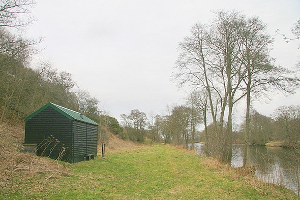 Photo 6"x4" Fishing bothy along the banks of the South Esk Oathlaw c2009