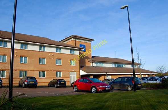 Photo 6"x4" Novotel, Milton Keynes Bradwell Common c2009