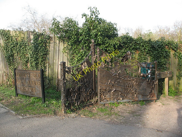 Photo 6"x4" Entrance to Linder's Field Chingford c2009