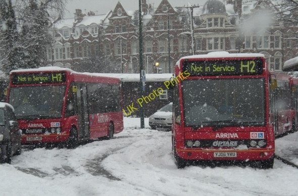 Photo 6"x4" Golders Green Bus Terminus Hampstead\/TQ2685 c2009