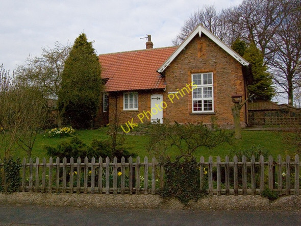 Photo 6"x4" The Old School, Londesborough Londesborough c2009