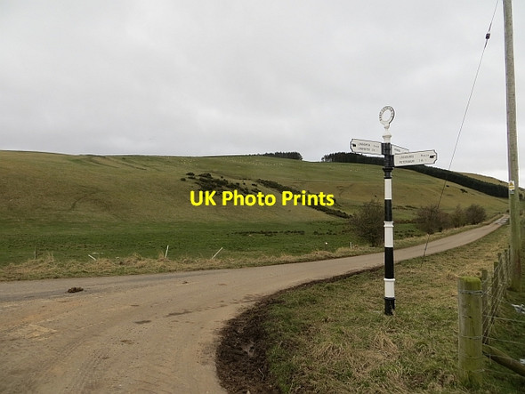 Photo 6"x4" Fingerpost,  Kidlaw Gilchriston c2014