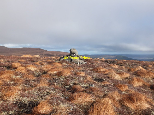 Photo 6"x4" Summit cairn, Carn Fearna Strath Garve \/ Srath Gairbh c2014
