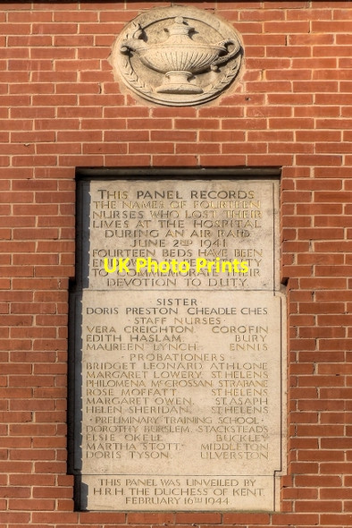 Photo 6"x4" Nurses Memorial, Salford Royal Hospital Building Manchester c2014