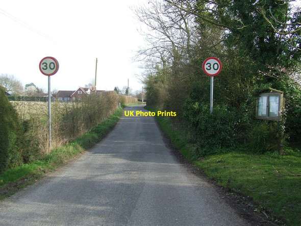 Photo 6"x4" Entering Owls Green Brundish\/TM2769 c2014