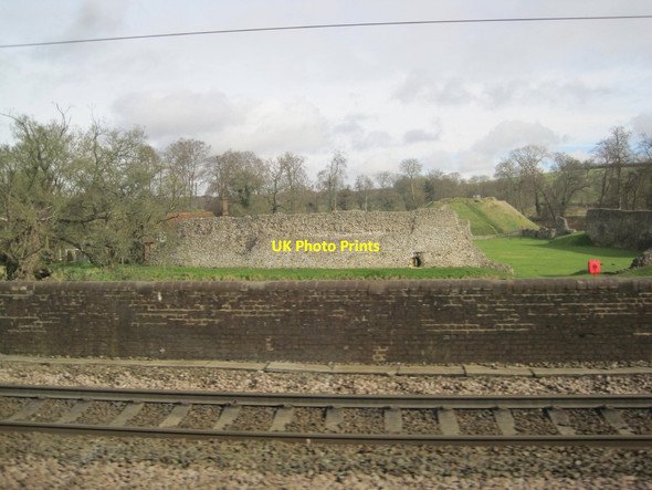 Photo 6"x4" View from Berkhamsted Station of Berkhamsted Castle Berkhamsted c2014