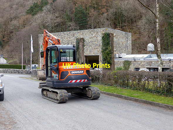 Photo 6"x4" A tracked vehicle by Cwm Rheidol Hydro-electric power station Cwmbrwyno c2014