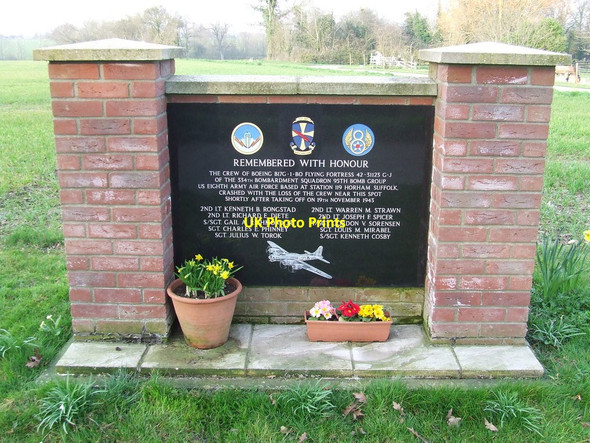 Photo 6"x4" Memorial To A Crew Of A B17 Bomber Denham Corner c2014