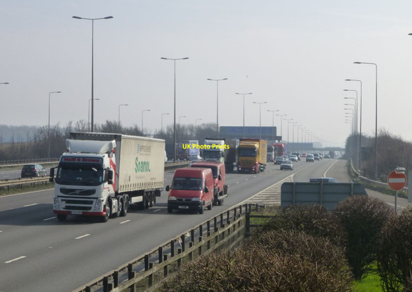 Photo 6"x4" A very busy M1 Leicester Forest East c2014