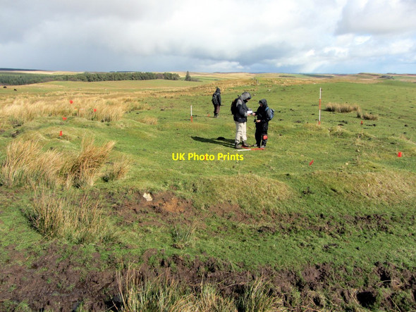 Photo 6"x4" Elliptical enclosure north of Sewingshields Crags Halleypike Lough c2014