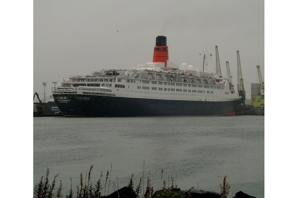 Photo 6"x4" RMS 'Queen Elizabeth 2' at Belfast Belfast c2008