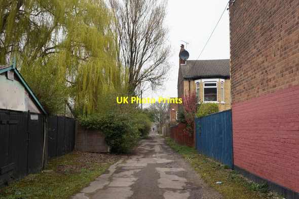 Photo 6"x4" Tenfoot to the rear of Laburnum Avenue, Hull Kingston upon Hull c2014