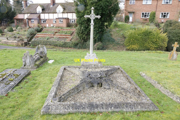 Photo 6"x4" Family Grave Ardington c2014