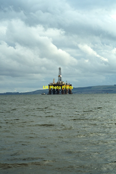 Photo 6"x4" Rig off Newhall Point on the Cromarty Firth Invergordon c2014