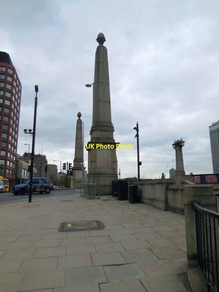 Photo 6"x4" Pillar at eastern end of Lambeth Bridge Westminster c2014