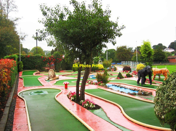 Photo 6"x4" Mini Crazy Golf course, Riverside Meadows, Stourport-on-Severn Stourport-on-Severn c2013