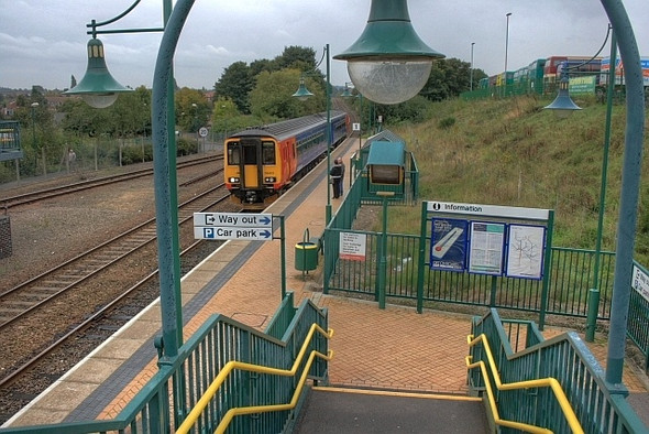 Photo 6"x4" Train Arriving at Mansfield Woodhouse Station Mansfield Woodhouse c2008
