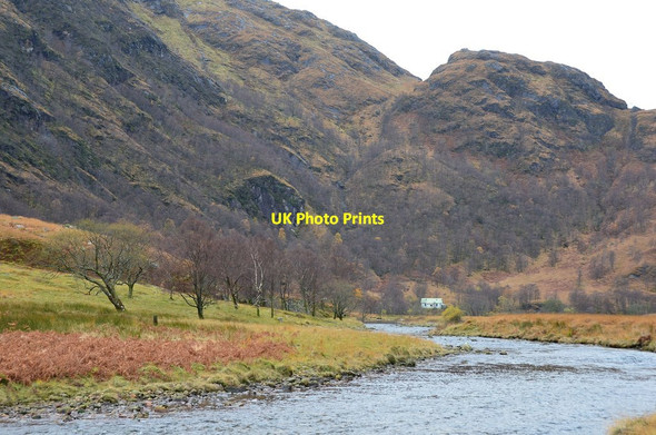 Photo 6"x4" The Water of Nevis Steall c2013