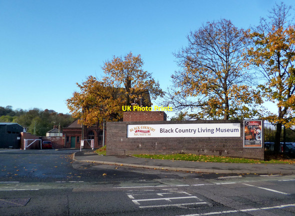 Photo 6"x4" The Museum Entrance Tipton\/SO9592 c2013