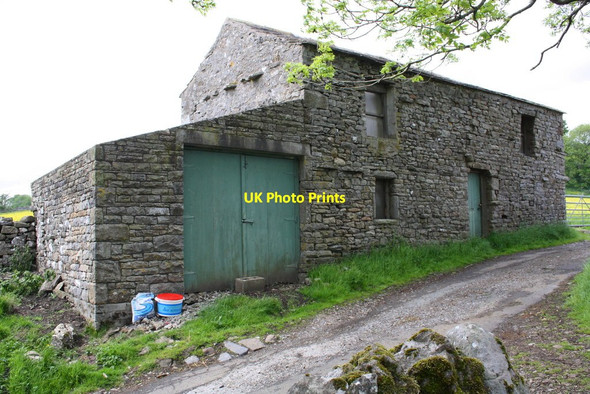 Photo 6"x4" Barn beside track to Brockhill Cote Bainbridge c2013