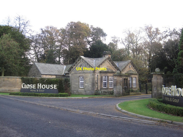 Photo 6"x4" Close House Lodge and Gateway Houghton\/NZ1266 c2013