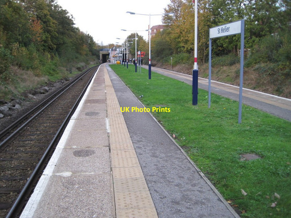 Photo 6"x4" St. Helier railway station, Greater London Morden\/TQ2568 c2013