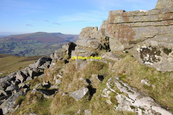 Photo 6"x4" Rocky crags on Sugar Loaf Bettws\/SO2919 c2013